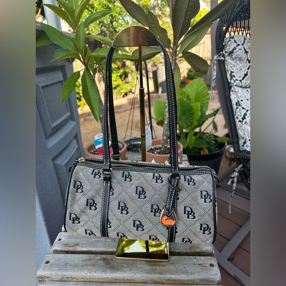 Dooney & Bourke Vintage Black and Gray Monogram Shoulder Bag - Picture 2 of 11